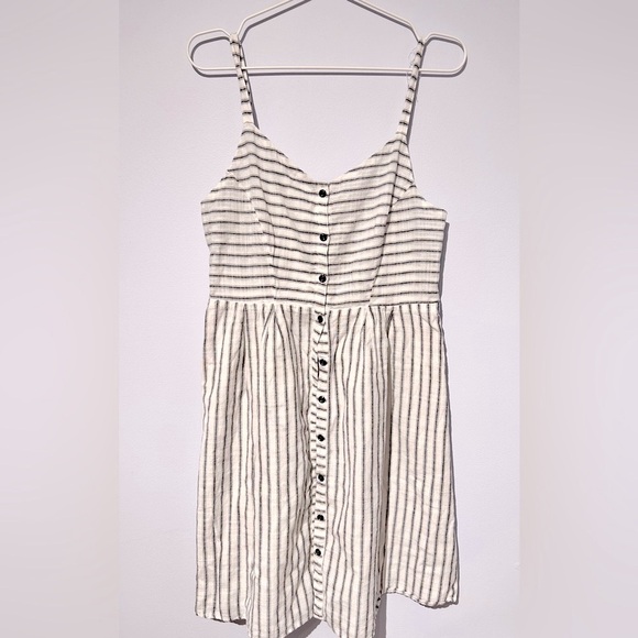 🍧2/$20  NWOT Old Navy button front striped dress (blue grey and white) - Picture 2 of 3